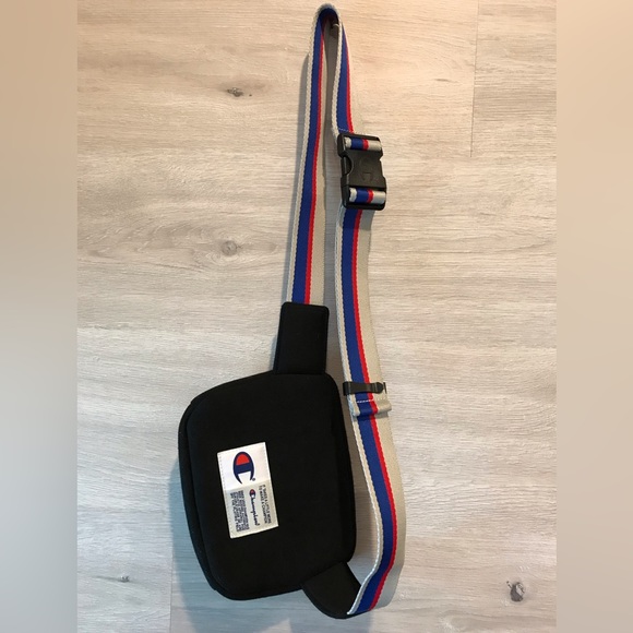 Champion Belt Bag /Fanny Pack Sling - Picture 4 of 5
